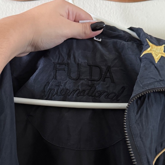 Vintage Fu Da 100% Silk Black Windbreaker with Embroidered Gold Stars size M - Picture 4 of 8